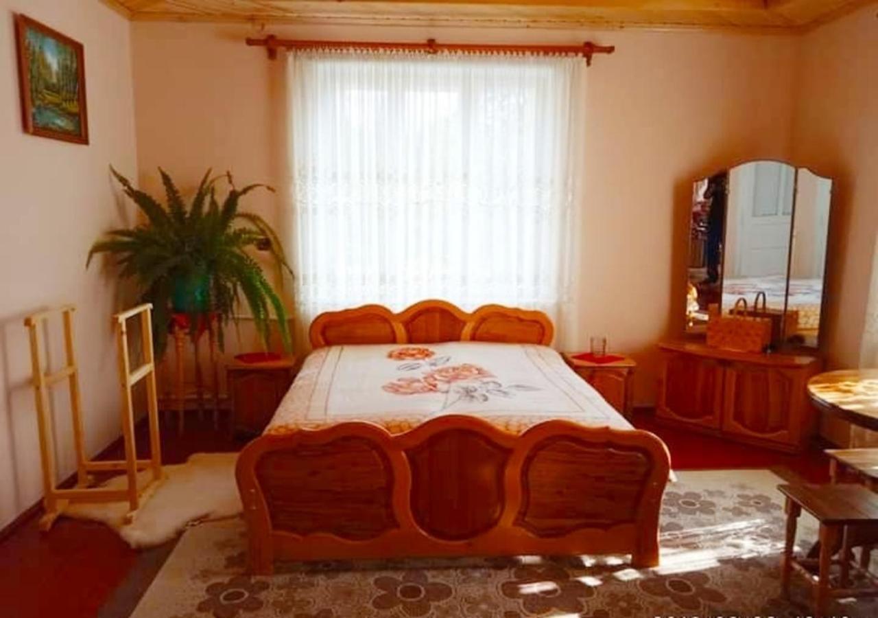 Bat'Kivska Hata Stari Kuty Exterior foto